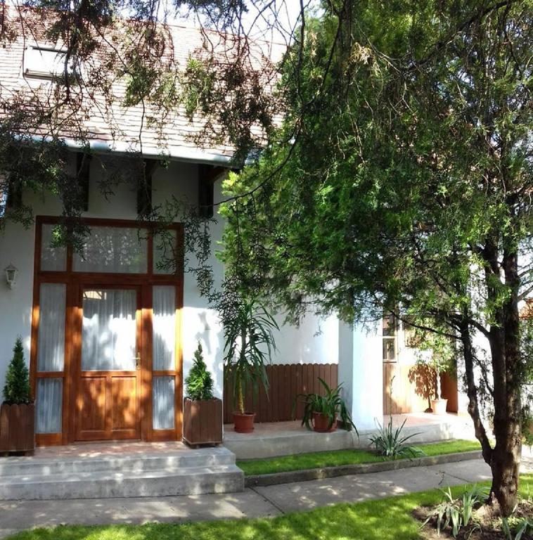 Erzsébet Vendégház és Apartman Hajduszoboszlo Exterior foto